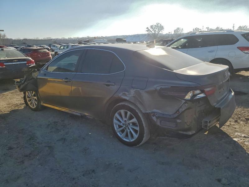 2021 Toyota Camry le