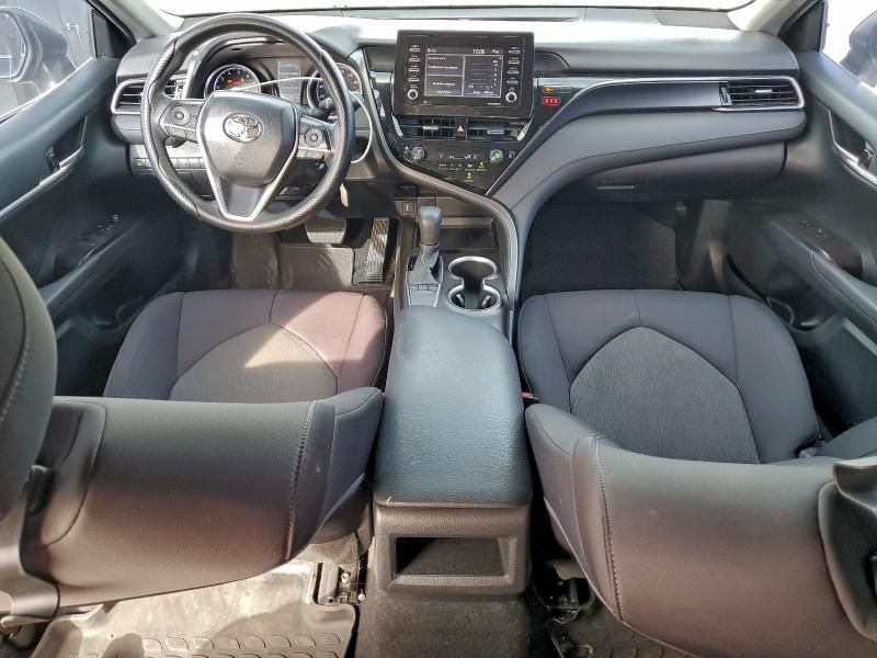 2022 Toyota Camry le