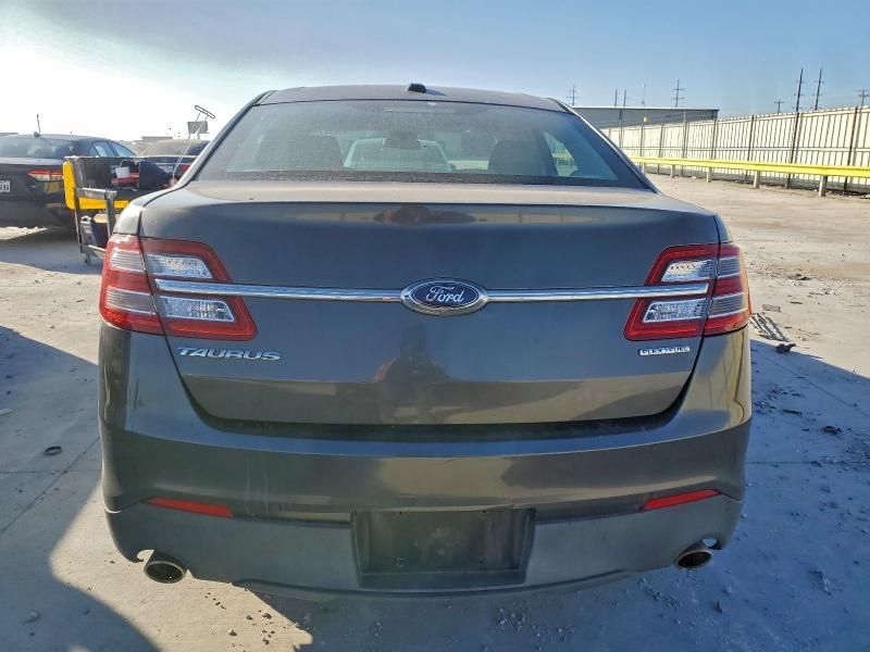 2015 Ford Taurus se