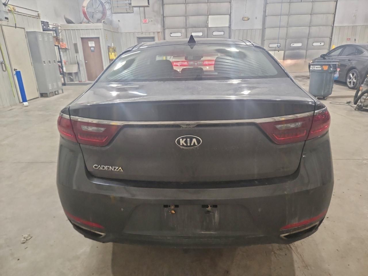 2018 KIA Cadenza Luxury