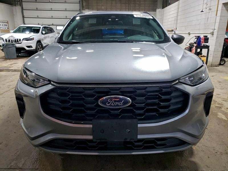 2024 Ford Escape st Line