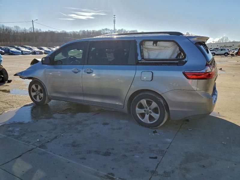 2015 Toyota Sienna le