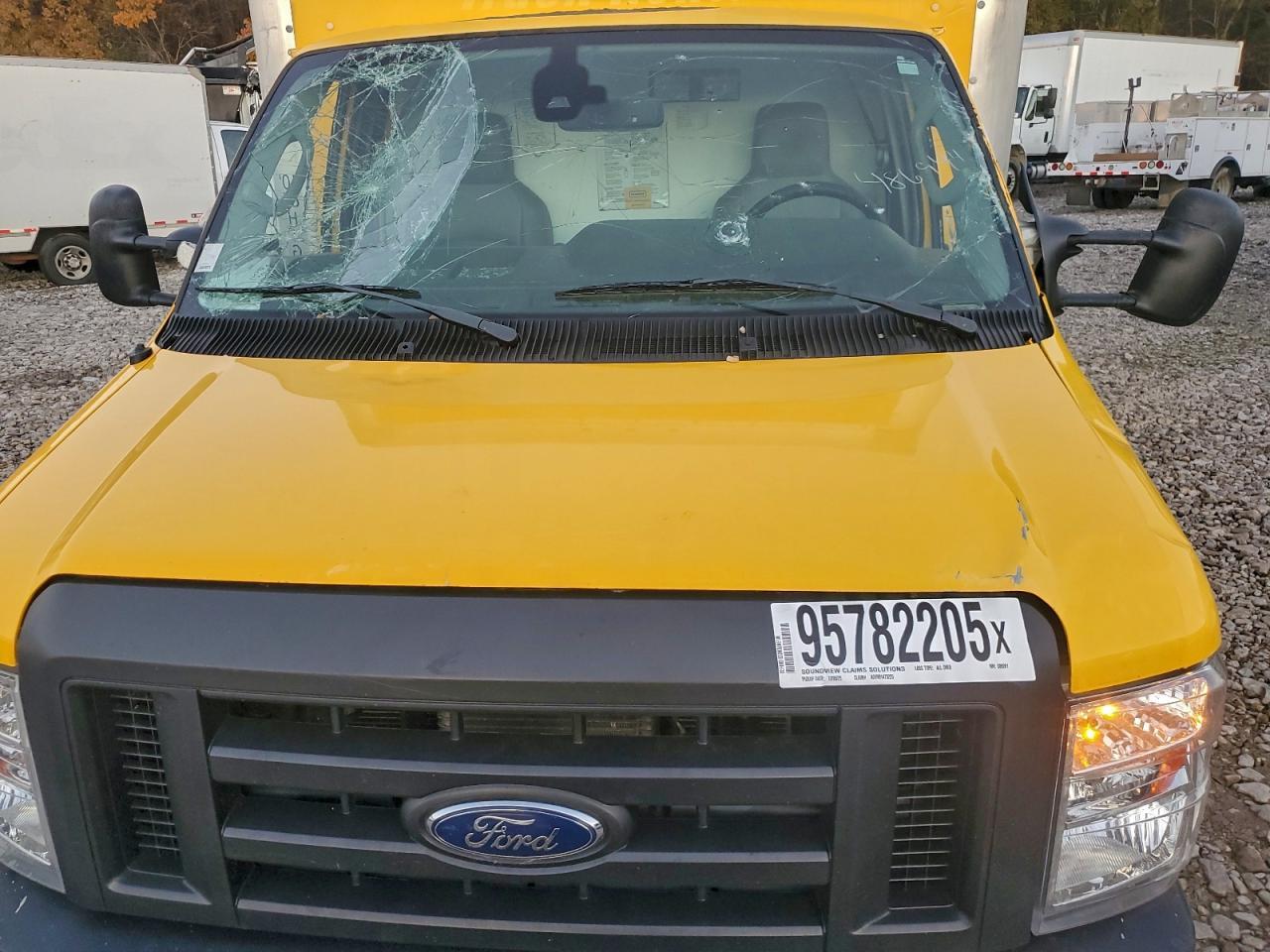 2022 Ford Econoline E350 Super Duty Cutaway Van