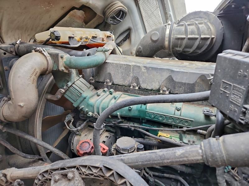 2013 Volvo Vnl Semi Truck