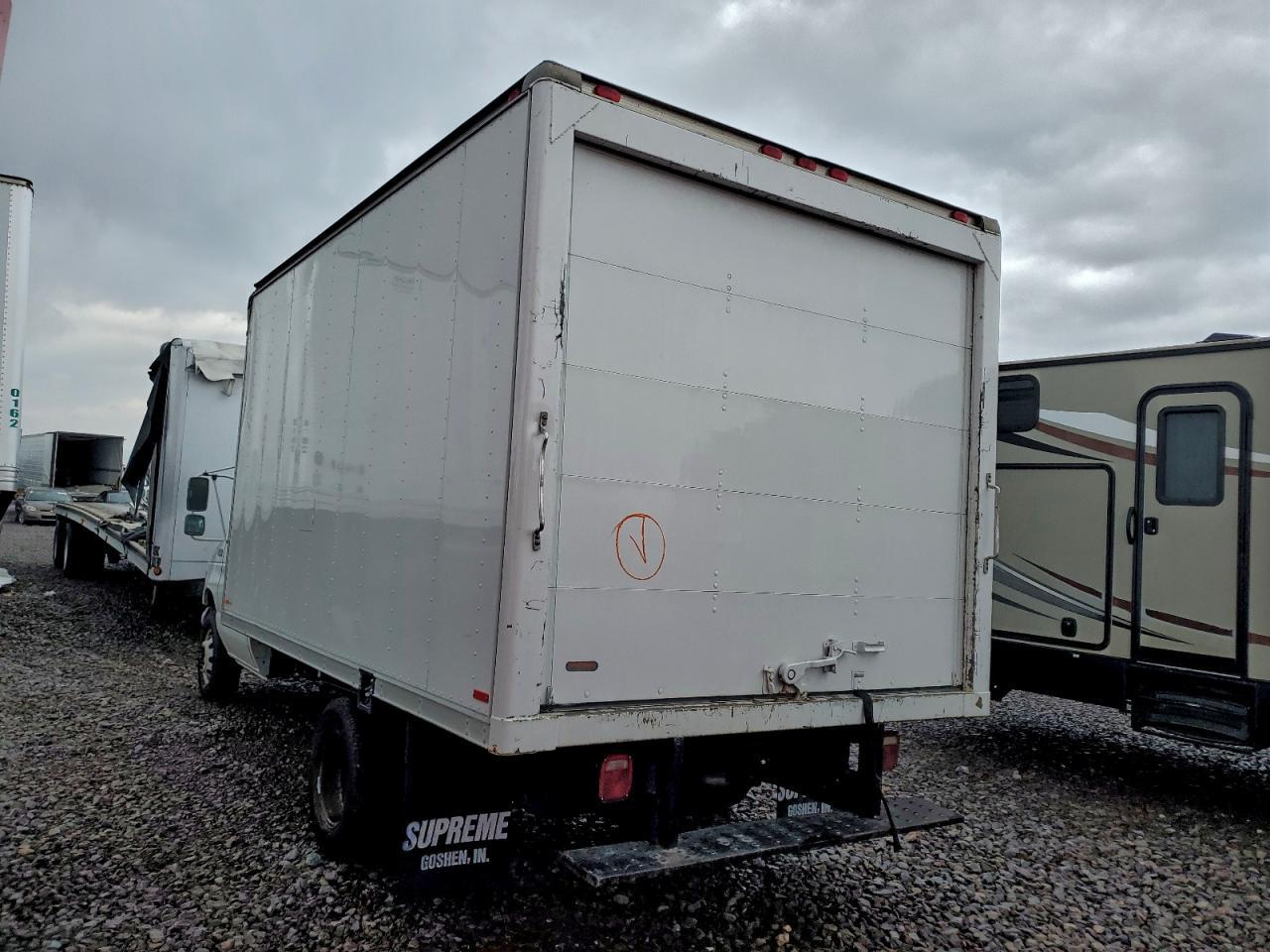 2000 Ford E350 BOX Truck