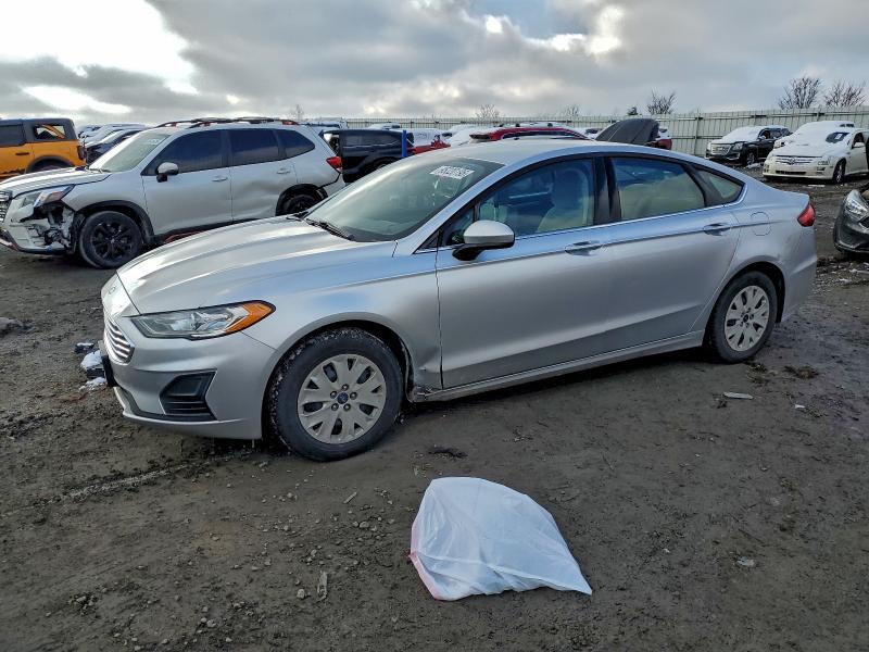2019 Ford Fusion s