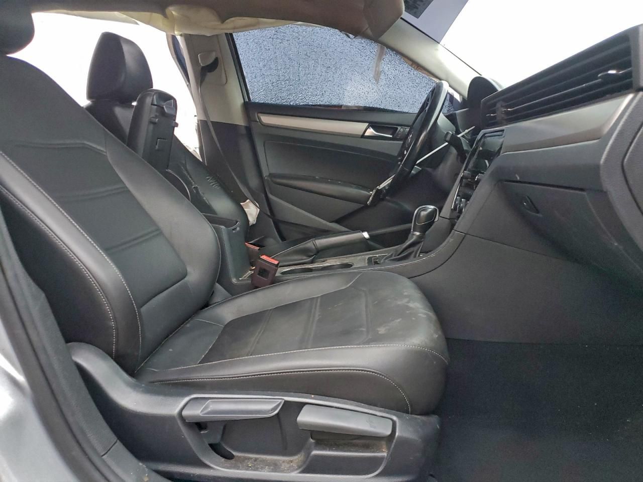 2020 Volkswagen Passat se