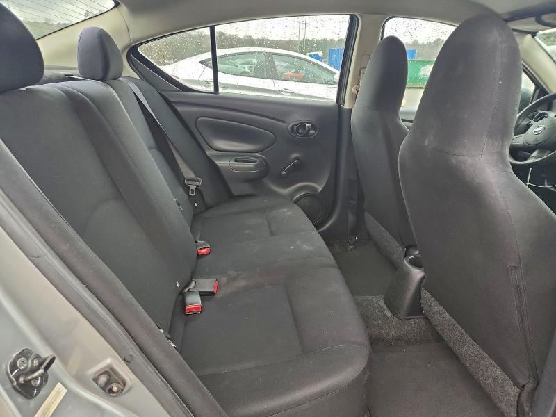 2013 Nissan Versa s