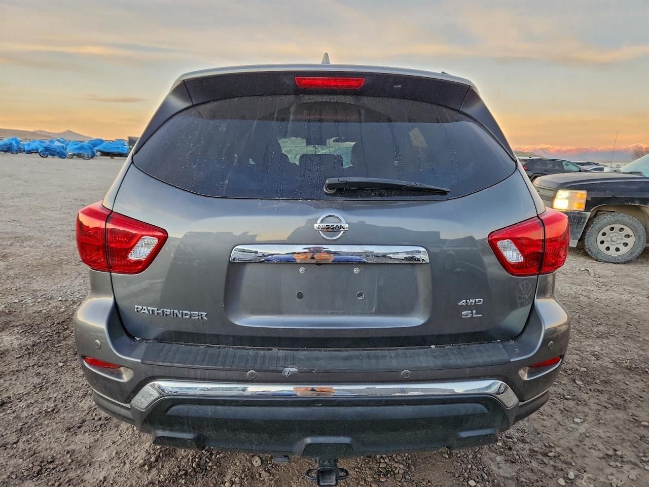 2019 Nissan Pathfinder s