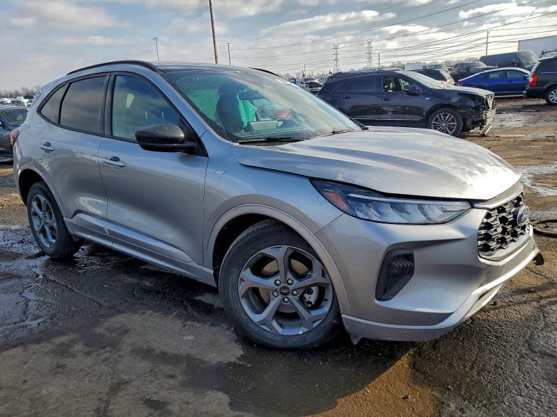 2024 Ford Escape st Line