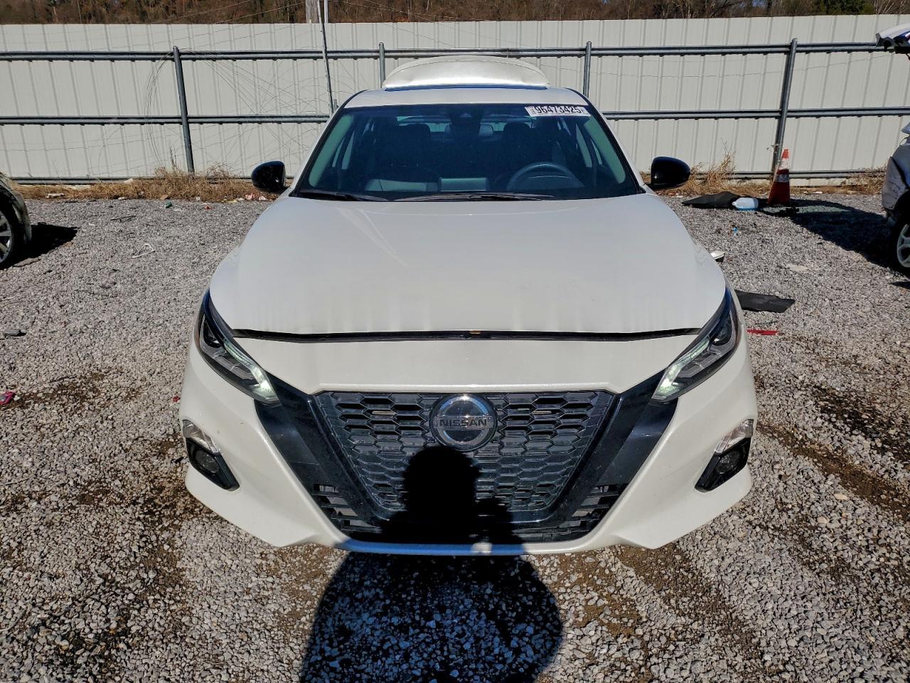 2022 Nissan Altima sr
