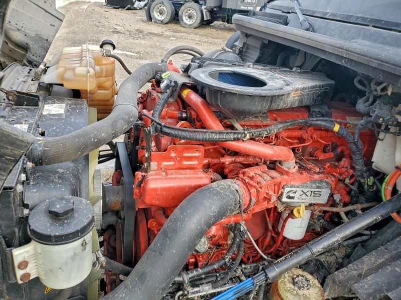 2020 International LT625