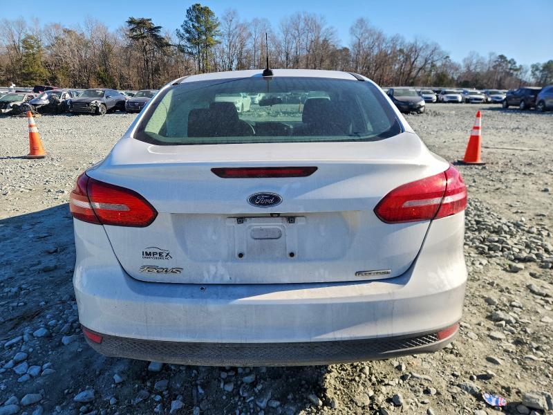 2015 Ford Focus s