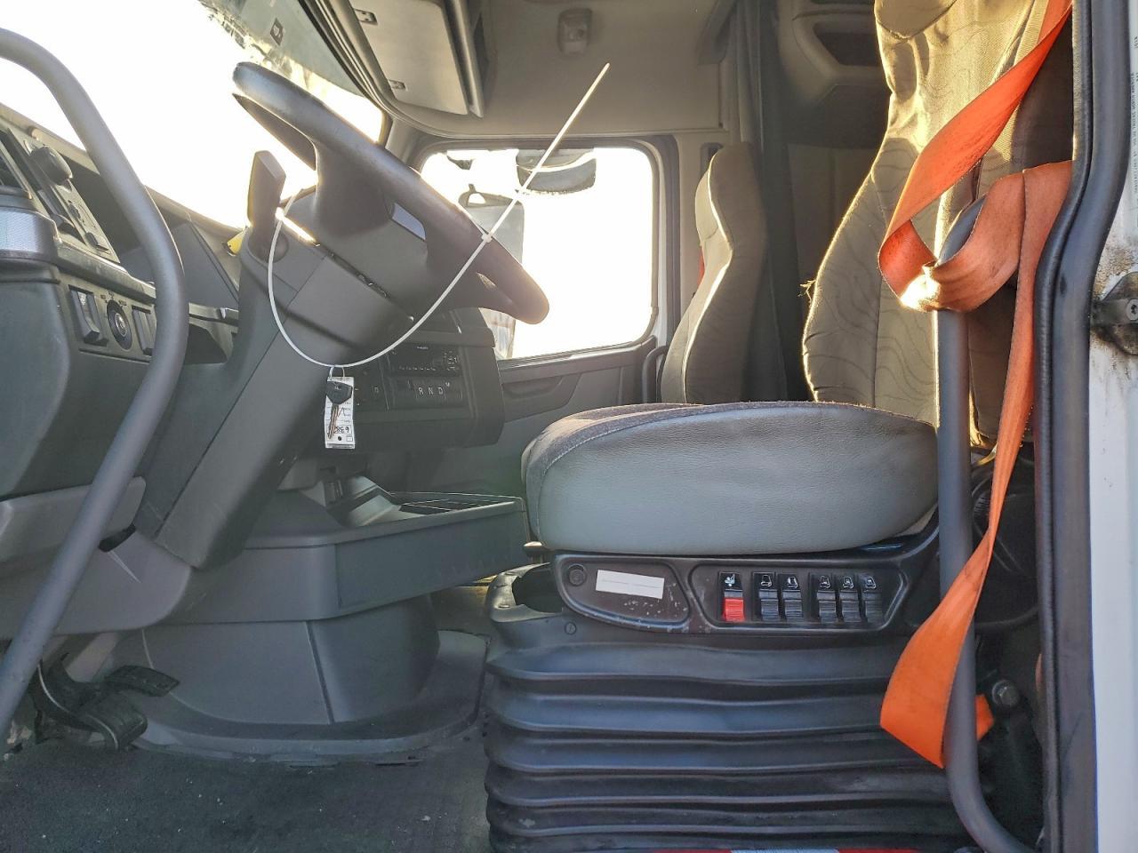 2019 Volvo VNL Semi Truck
