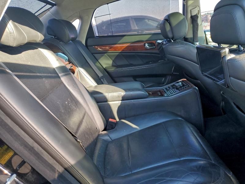 2014 Hyundai Equus Signature