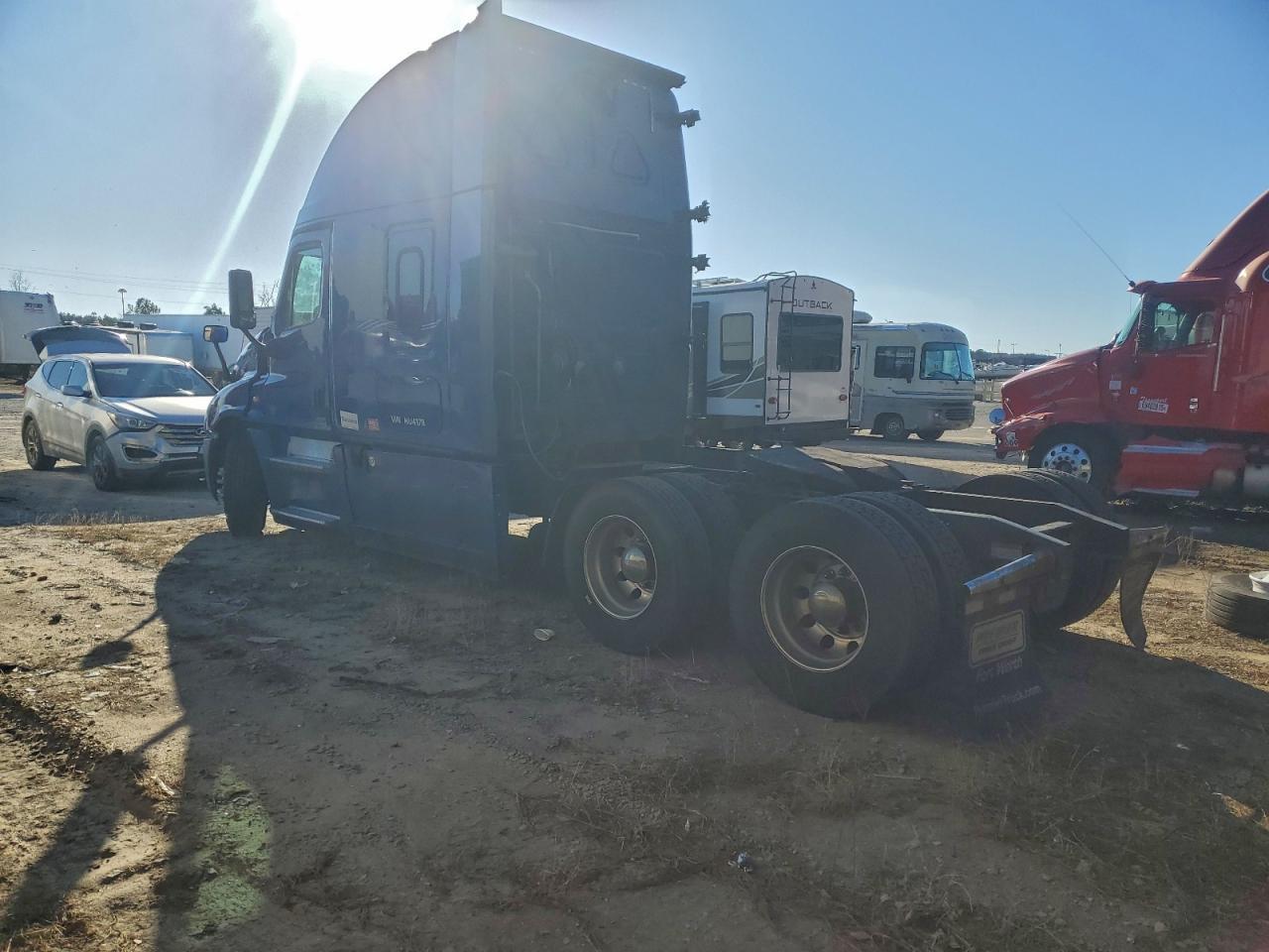 2017 Freightliner Cascadia 125 Semi Truck