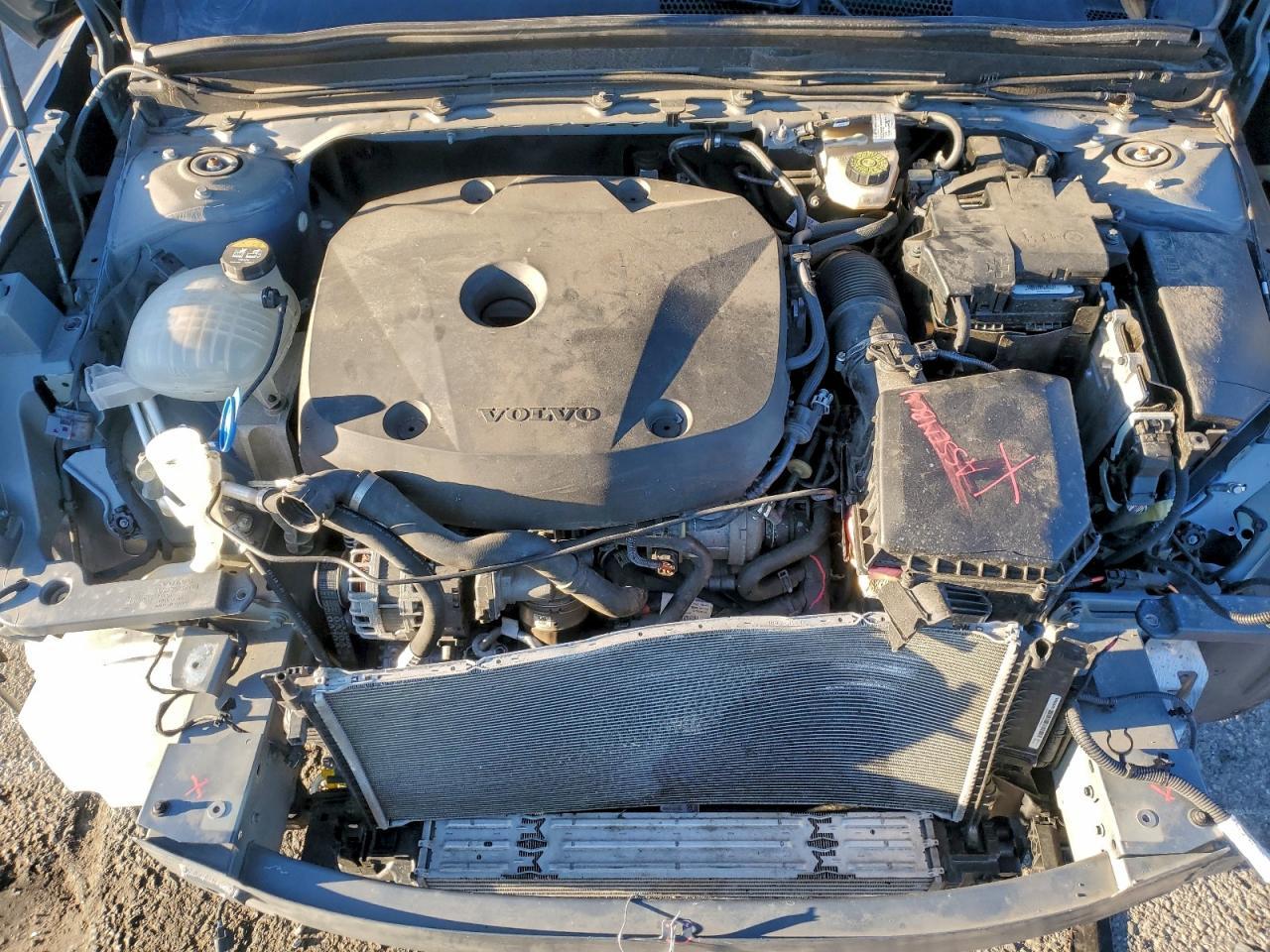 2022 Volvo Xc40 T5 Momentum