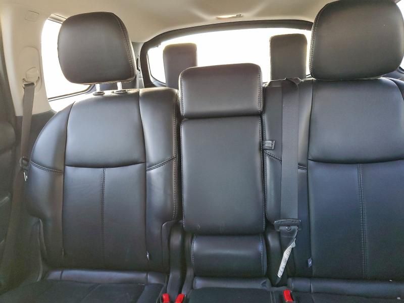 2016 Nissan Pathfinder s