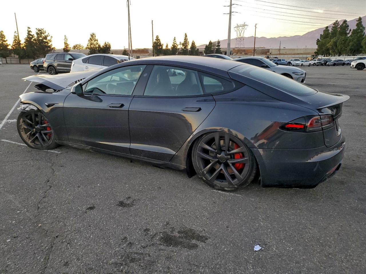 2025 Tesla Model s