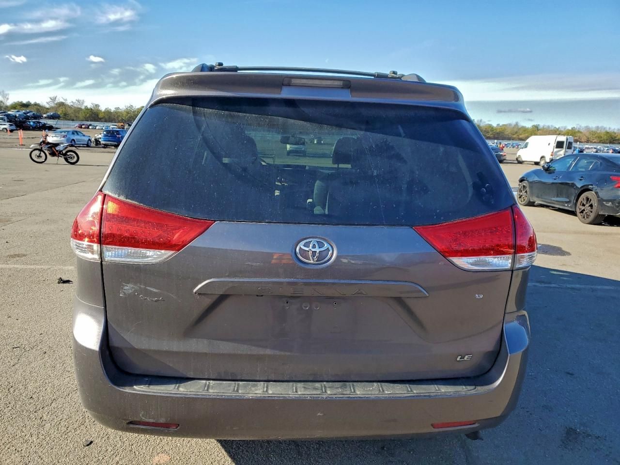 2013 Toyota Sienna le