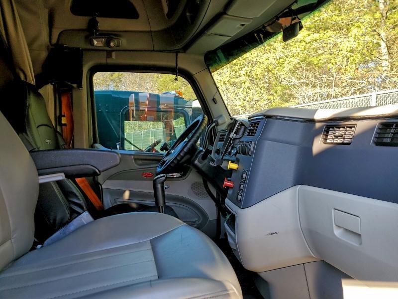 2019 Peterbilt 567 Semi Truck