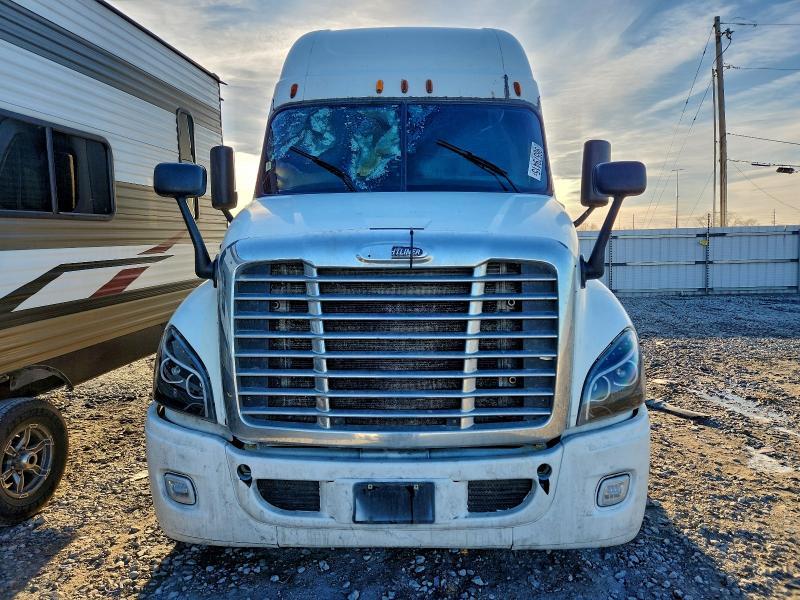 2015 Freigliner 2015 Freightliner Cascadia Semi Truck