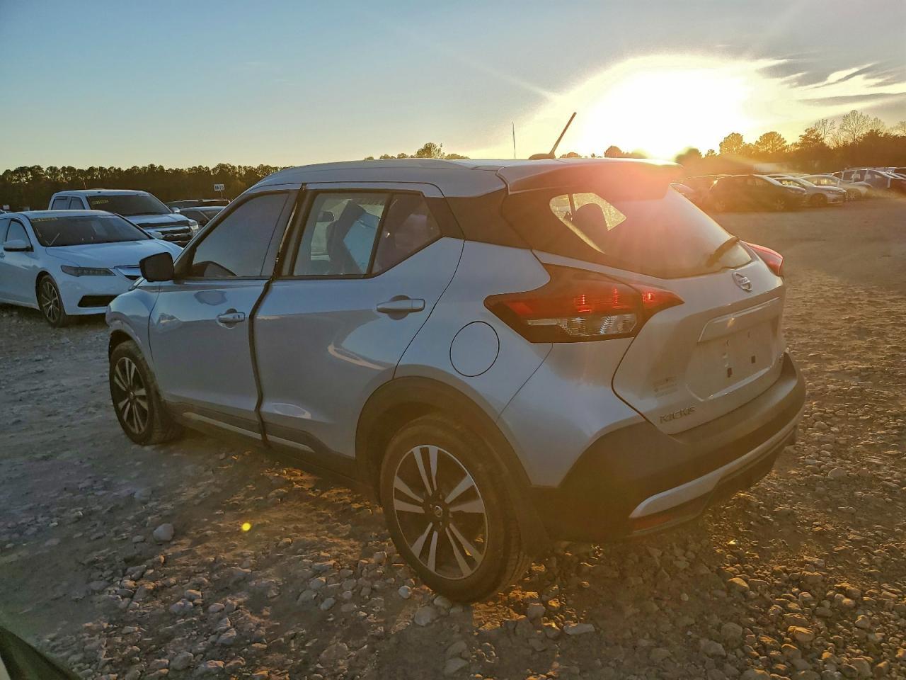 2019 Nissan Kicks s