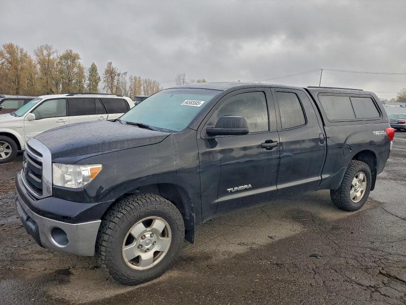2013 Toyota Tundra Double cab SR5