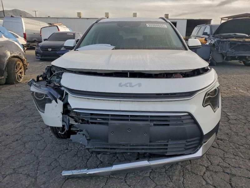 2025 KIA Niro lx