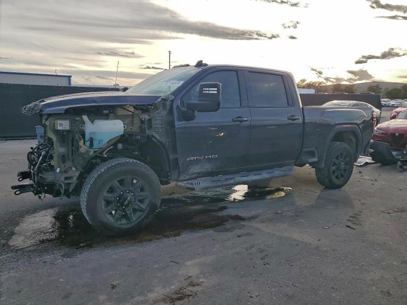 2024 GMC Sierra K2500 AT4