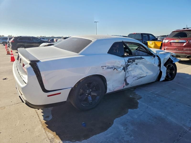 2016 Dodge Challenger sxt