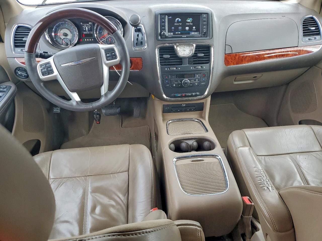 2016 Chrysler Town & Country Limited Platinum