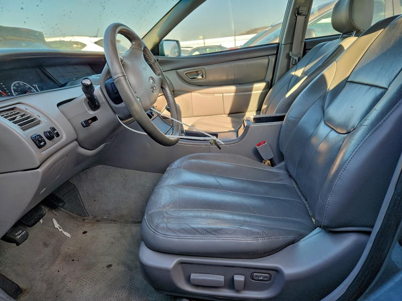 2002 Toyota Avalon xl