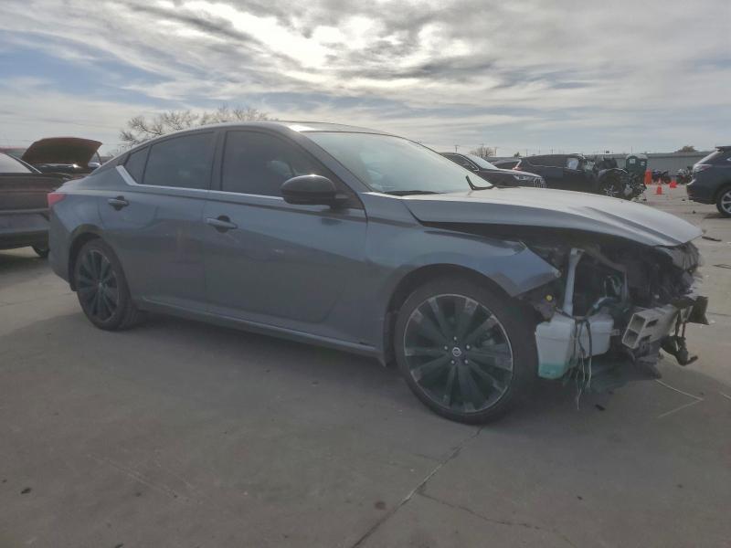 2022 Nissan Altima sr