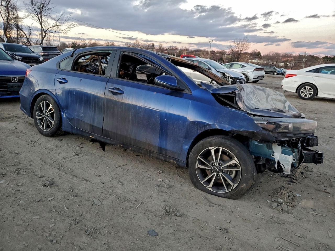 2024 KIA Forte lx