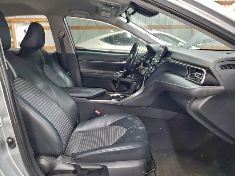 2021 Toyota Camry se