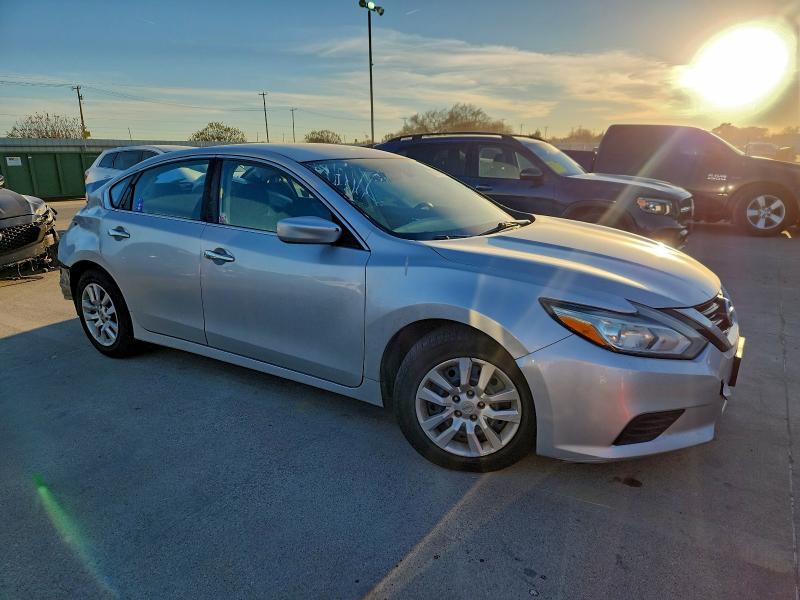 2018 Niss Altima 2.5 s