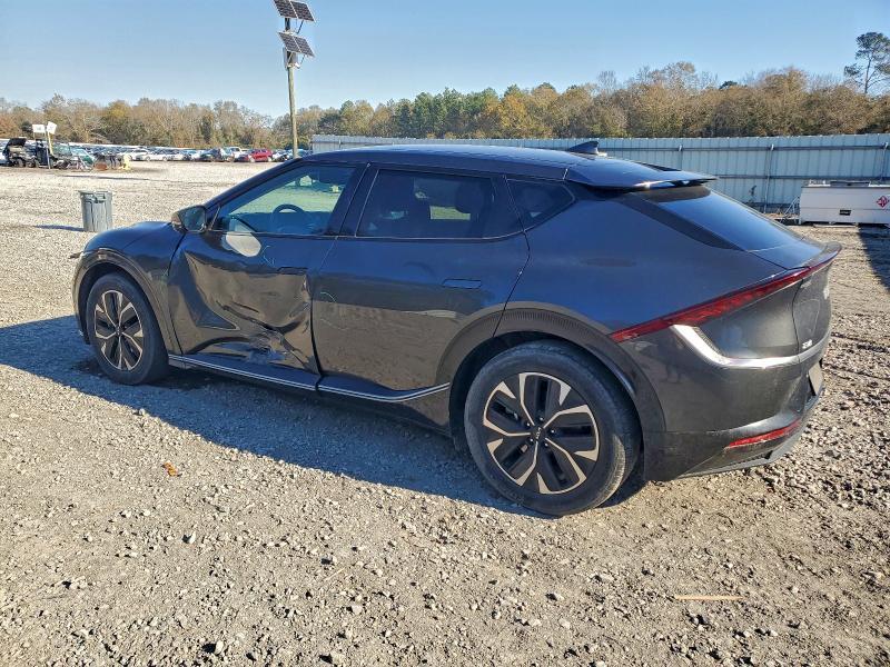 2022 KIA EV6 Light