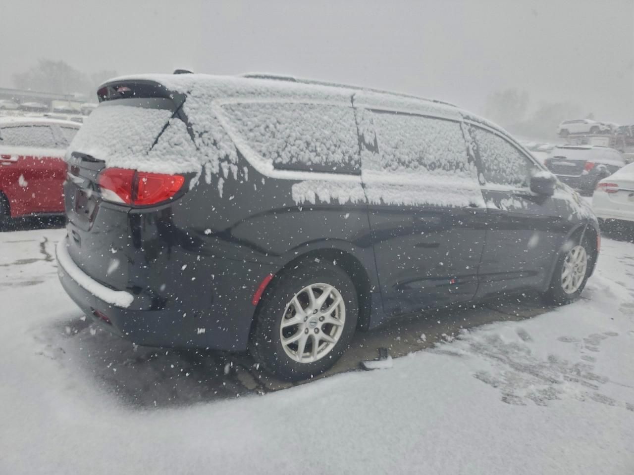 2021 Chrysler Voyager lxi