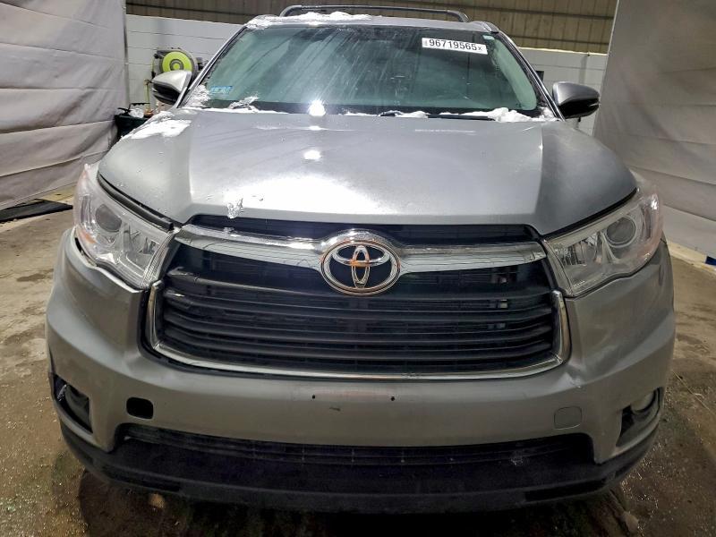 2016 Toyota Highlander xle
