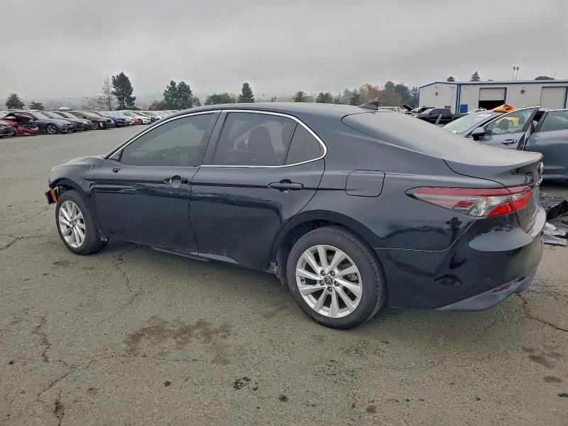 2021 Toyota Camry le