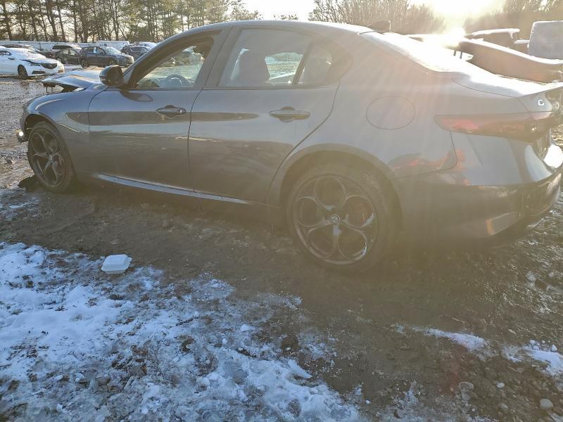 2018 Alfa Romeo Giulia ti Q4
