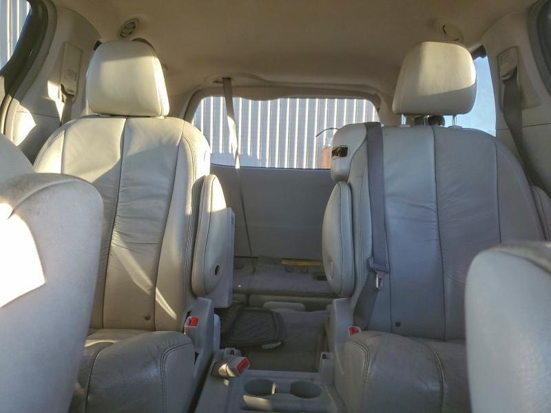 2011 Toyota Sienna xle