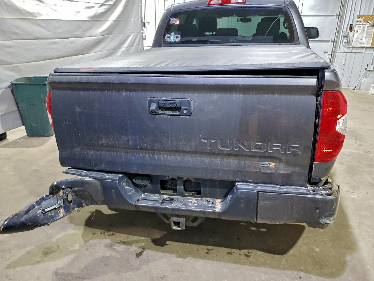 2016 Toyota Tundra Crewmax SR5