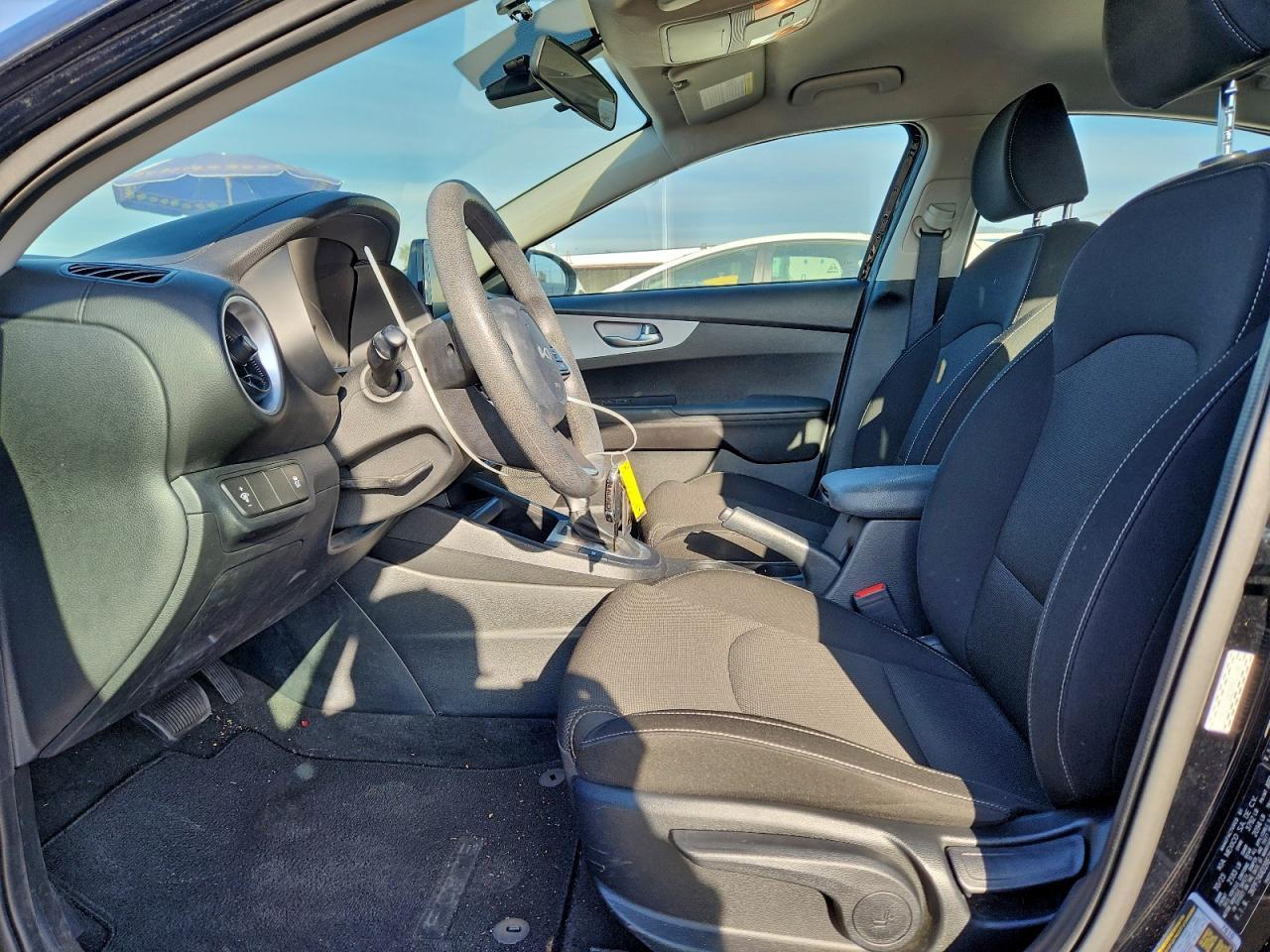 2024 KIA Forte lx