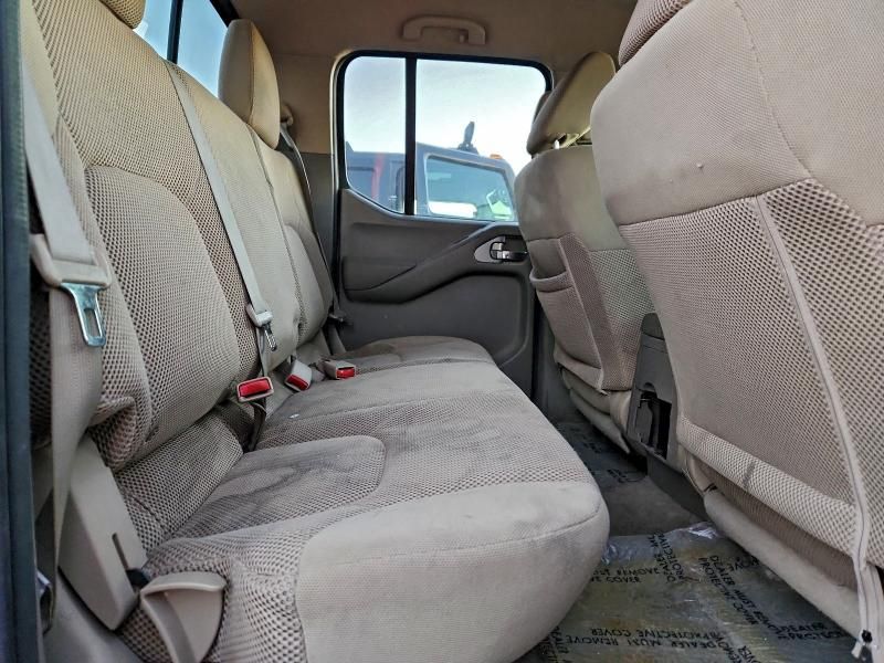 2016 Nissan Frontier s