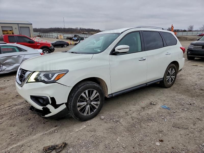2019 Nissan Pathfinder s