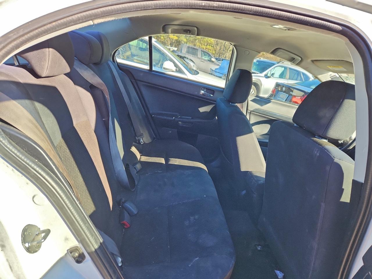 2016 Mitsubishi Lancer es