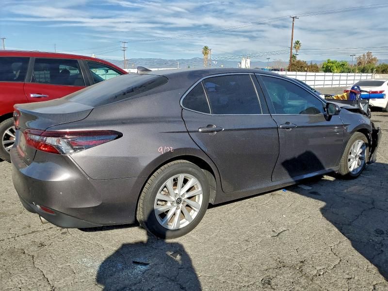 2022 Toyota Camry le
