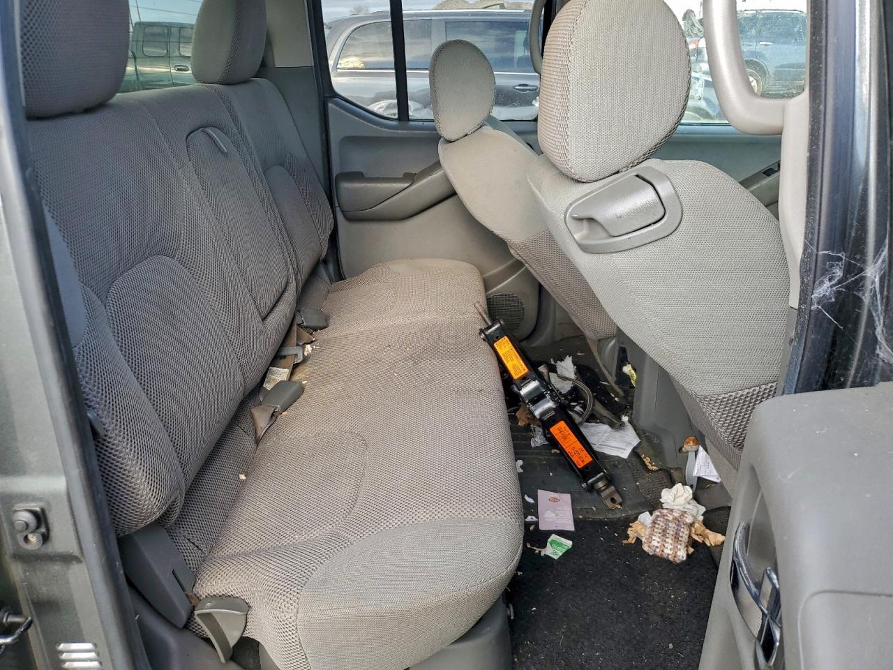 2006 Nissan Frontier Crew Cab LE